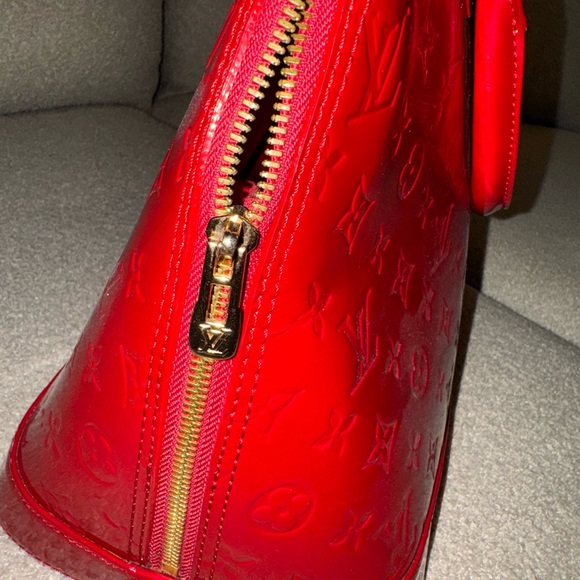 Louis Vuitton Alma MM Bag - Picture 10 of 14